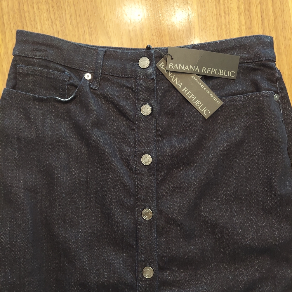 Banana Republic Women's Petite Dark Blue Skirt